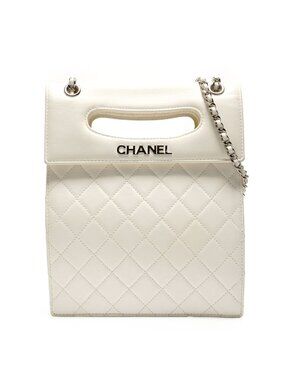 Chanel Shoulder Bag 19 Logo Che